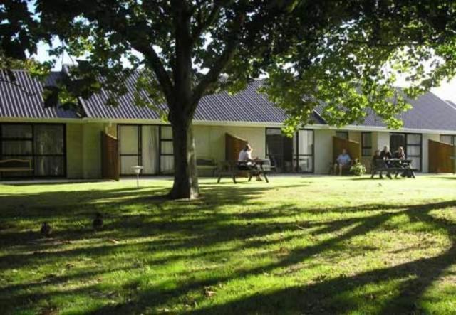 Awatea Park Motel Palmerston North Exterior photo