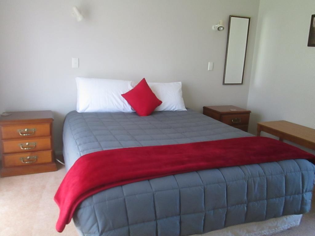 Awatea Park Motel Palmerston North Exterior photo